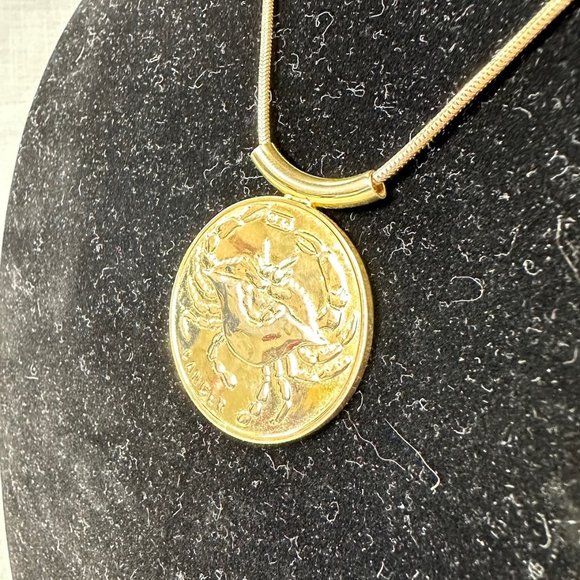 Vintage Gold Tone Crab Cancer Pendant Necklace - Picture 6 of 16